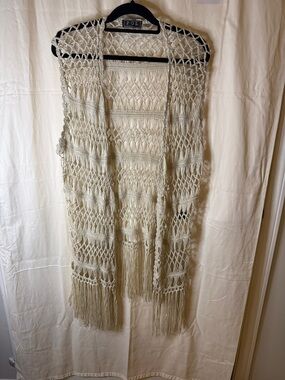 POL Open-Knit Fringe Vest in Cream
